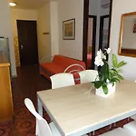 Angela Μπιμπιόνε